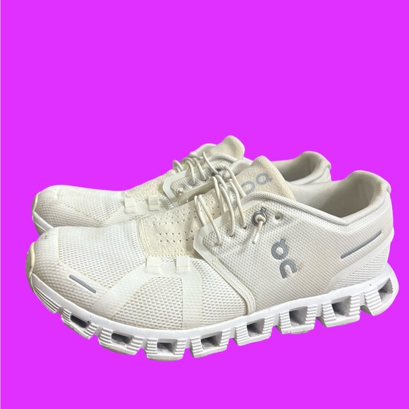 On Running Women's Athletic Shoes - White - Picture 1 of 9